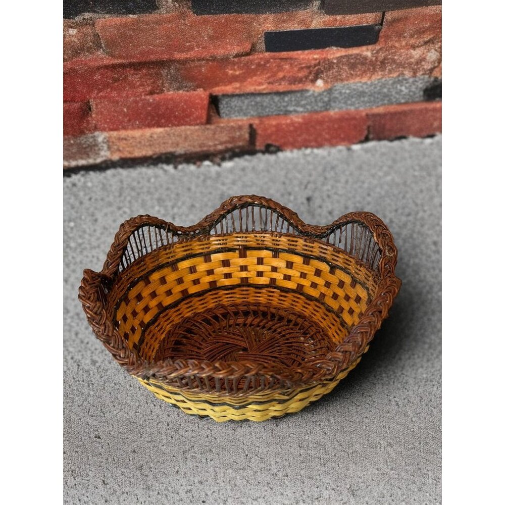 Handwoven Wicker Basket With Braided Scalloped Rim - Multicolor - Picture 5 of 9